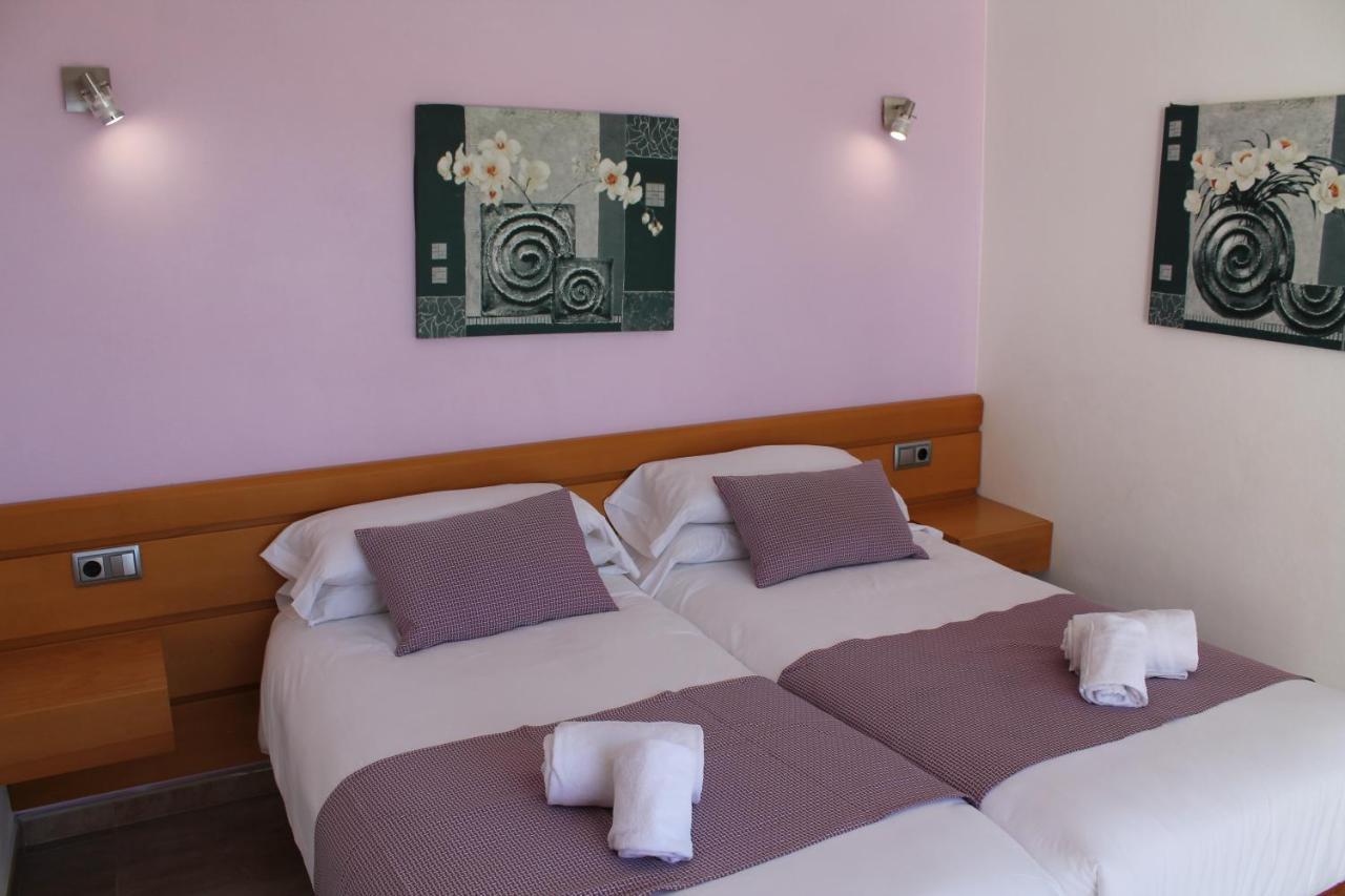 Villa Betty Cala'N Blanes  Ngoại thất bức ảnh